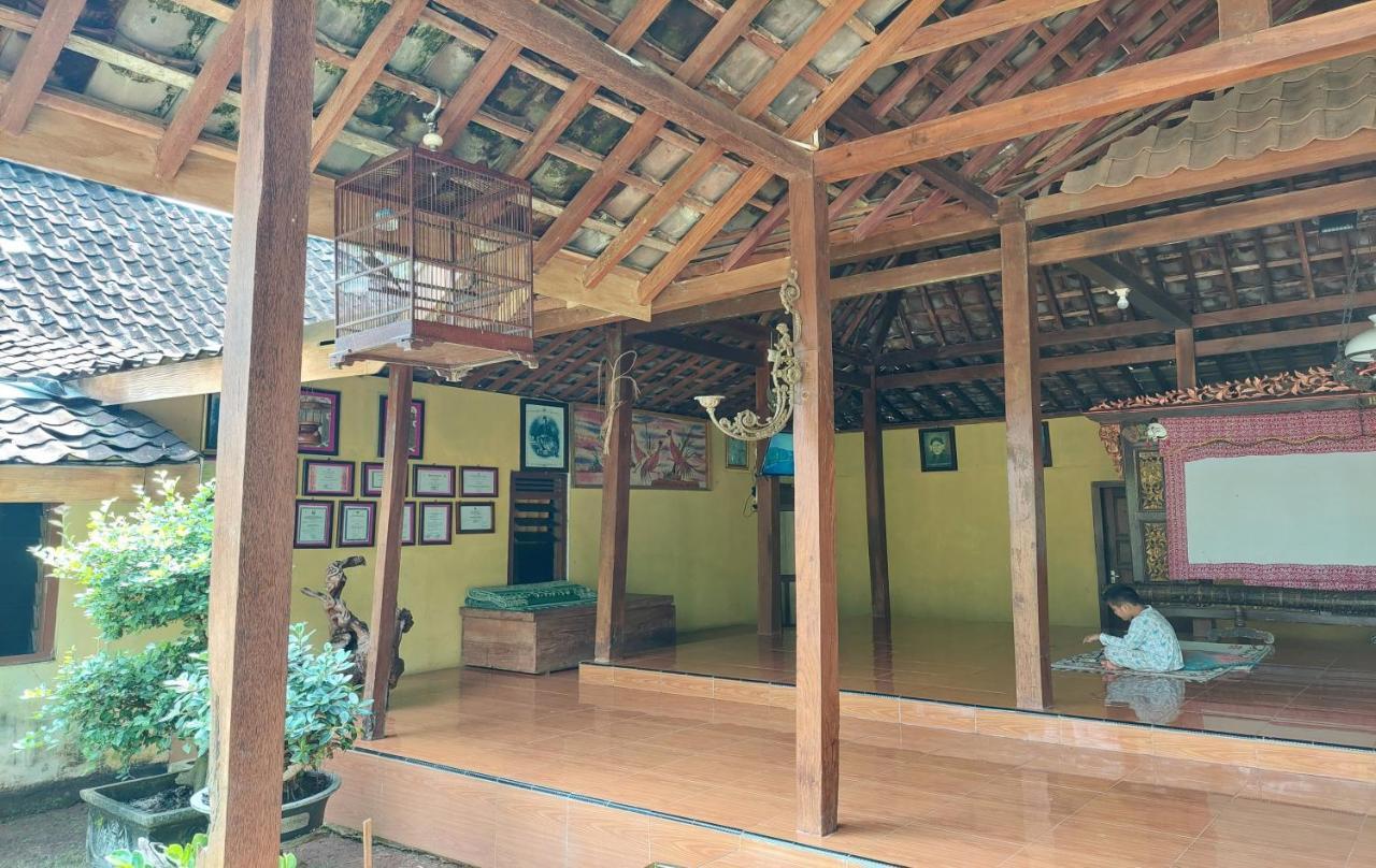 Nara Homestay Syariah Mangunan Екстер'єр фото
