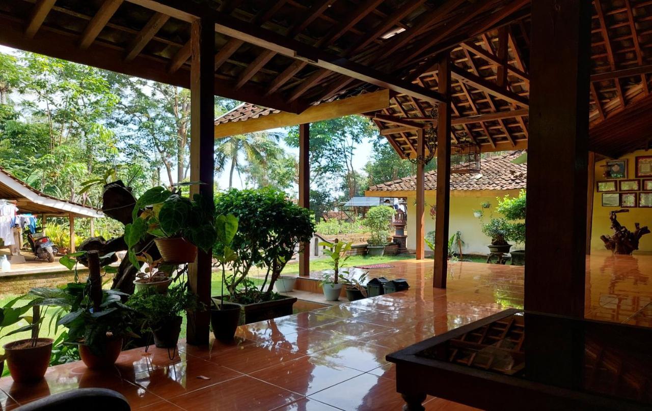 Nara Homestay Syariah Mangunan Екстер'єр фото